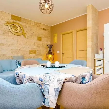 Apartamento Nives Trogir