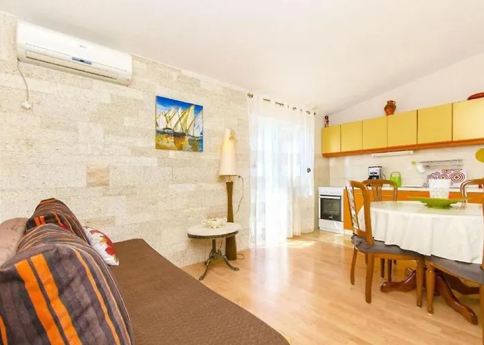 דירה Nives טרוגיר