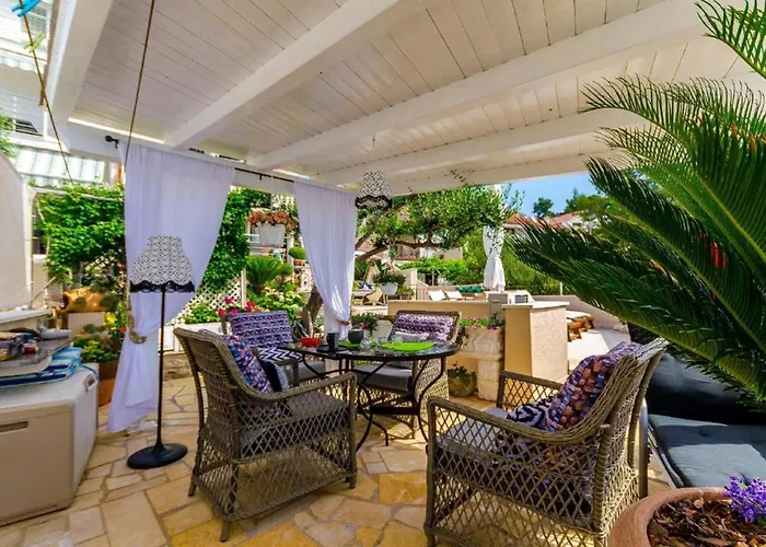 Nives דירה טרוגיר